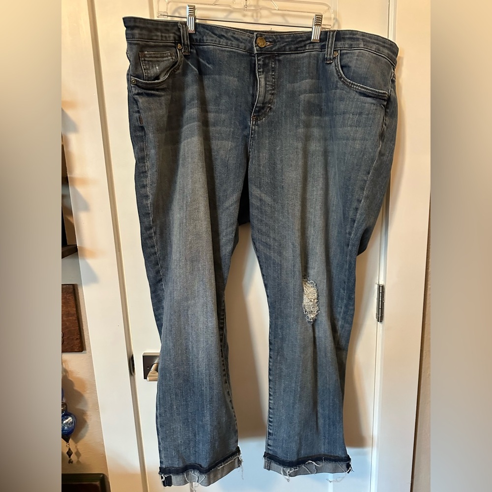 KUT Distressed Uma Boyfriend Jeans for Women. Frayed cuffs. 22W.